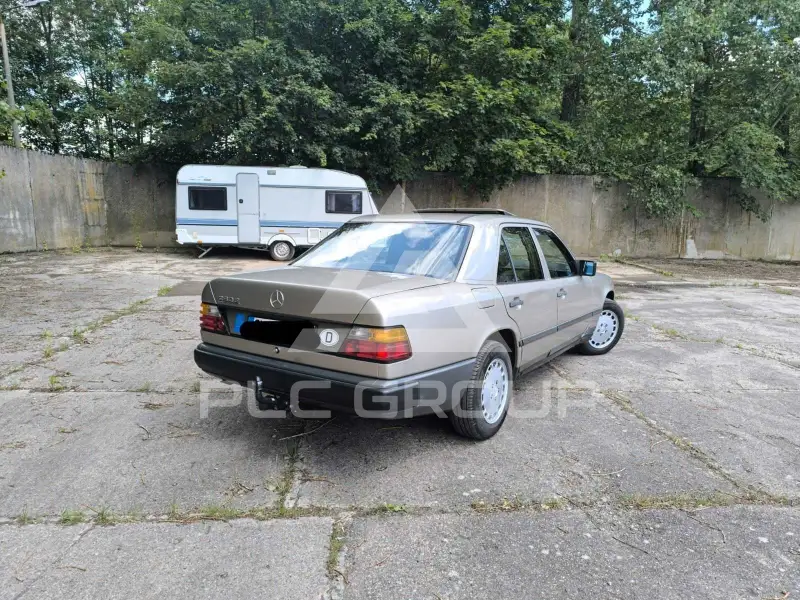 1988 Mercedes Benz 230