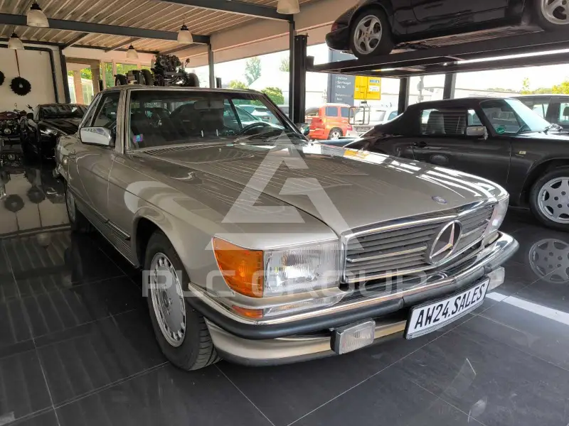1988 Mercedes Benz SL 560