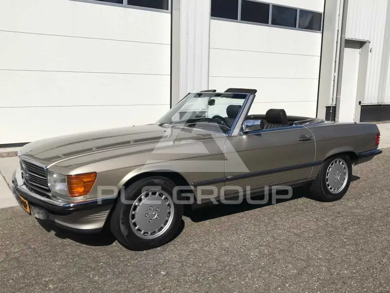 1988 Mercedes Benz SL 560