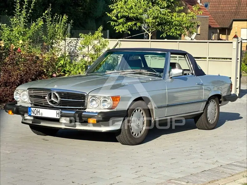 1988 Mercedes Benz SL 560