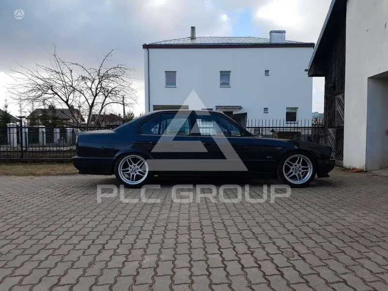 1989 BMW M5
