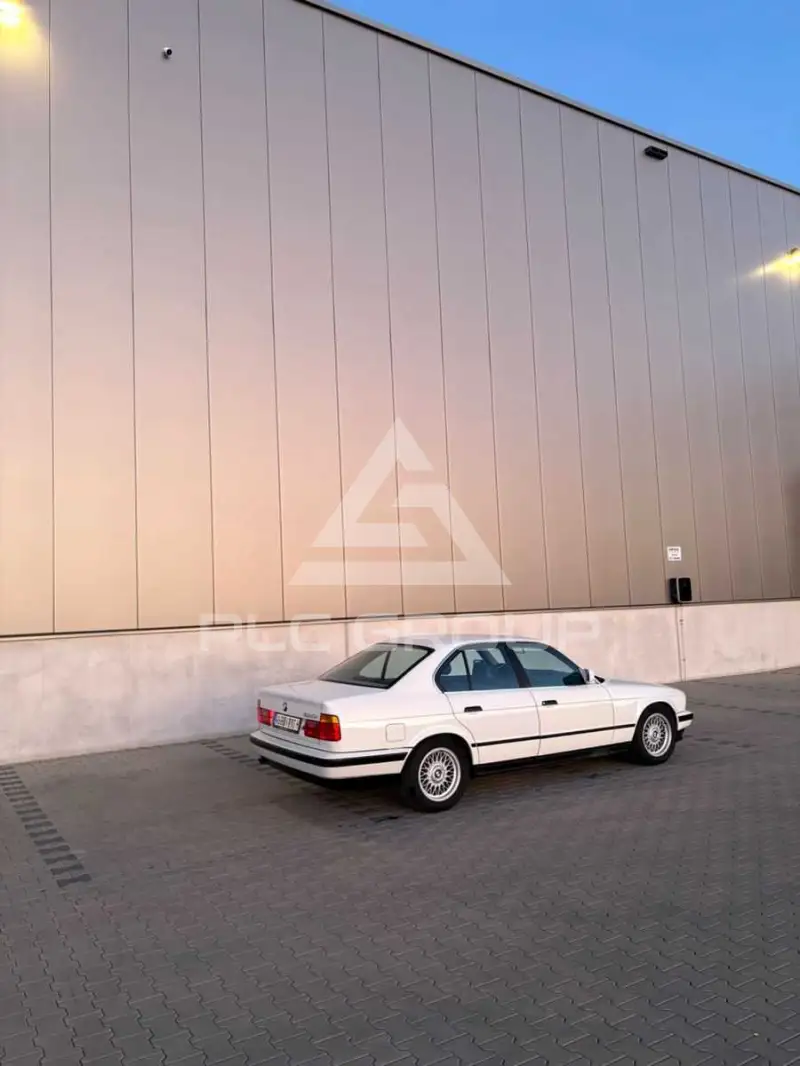 1989 BMW 520