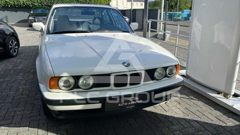 1989 BMW 520
