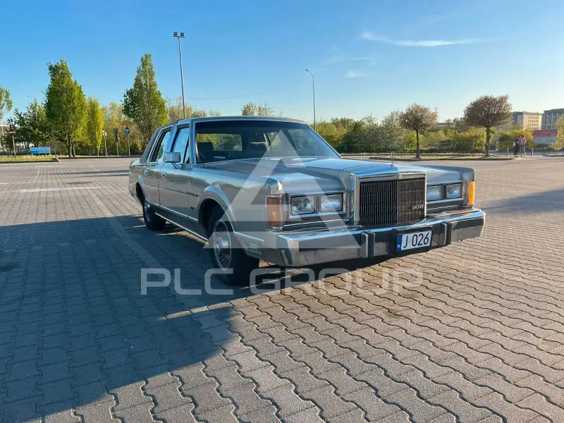 1989 Lincoln Town