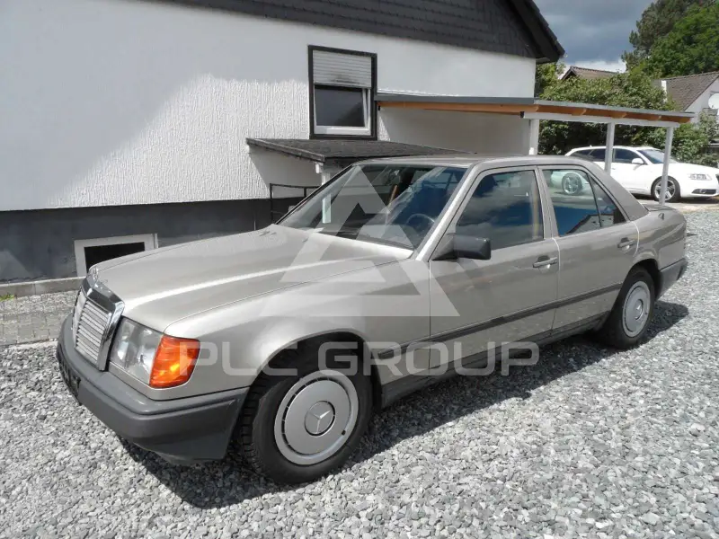 1989 Mercedes Benz 200