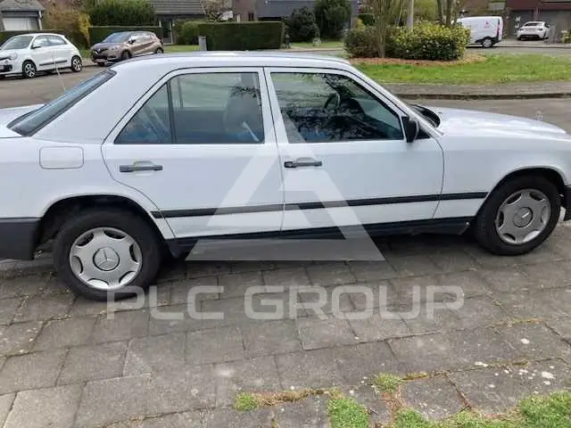 1989 Mercedes Benz 200