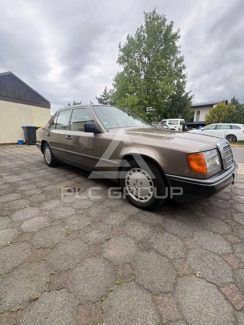1989 Mercedes Benz 200