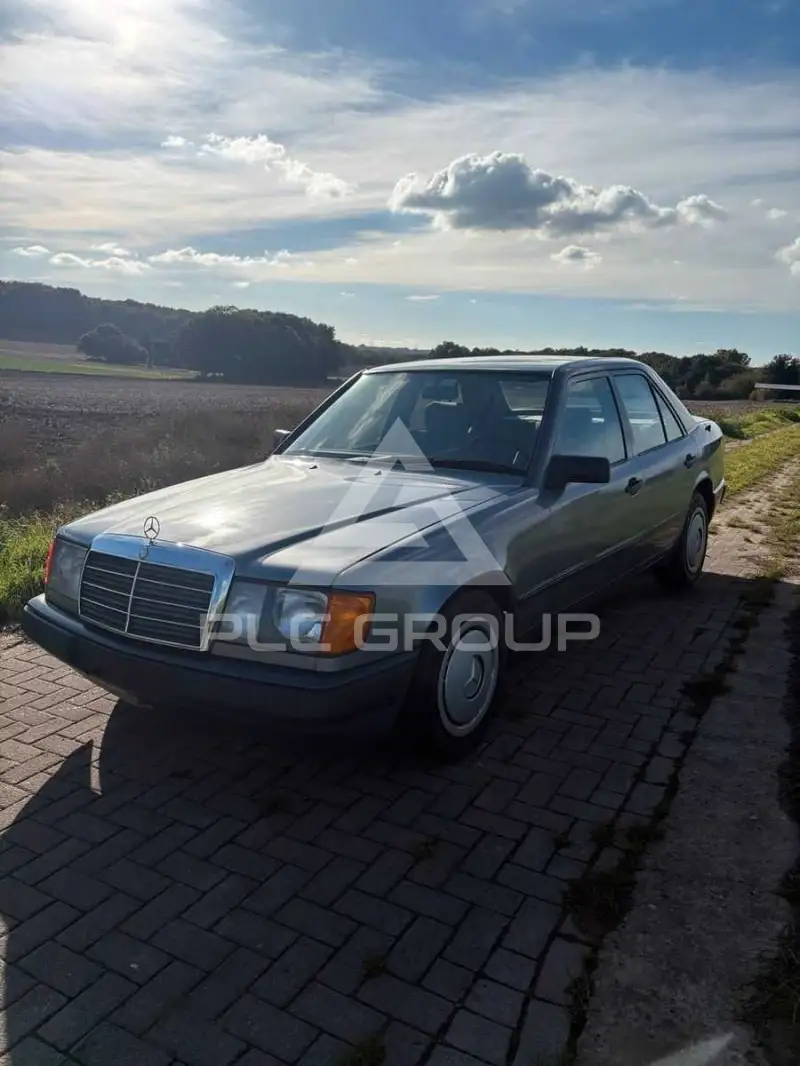1989 Mercedes Benz E 230