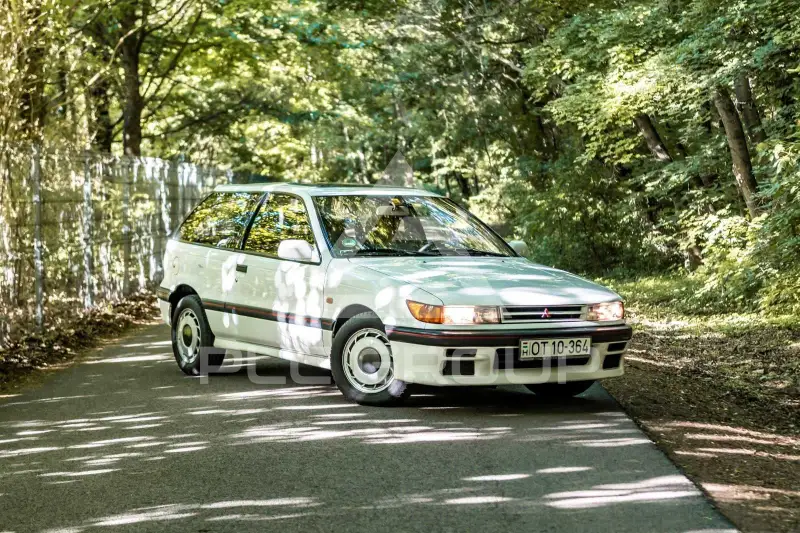 1990 Mitsubishi Colt