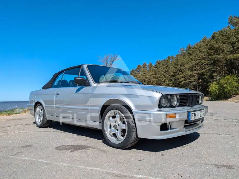 1990 BMW 320