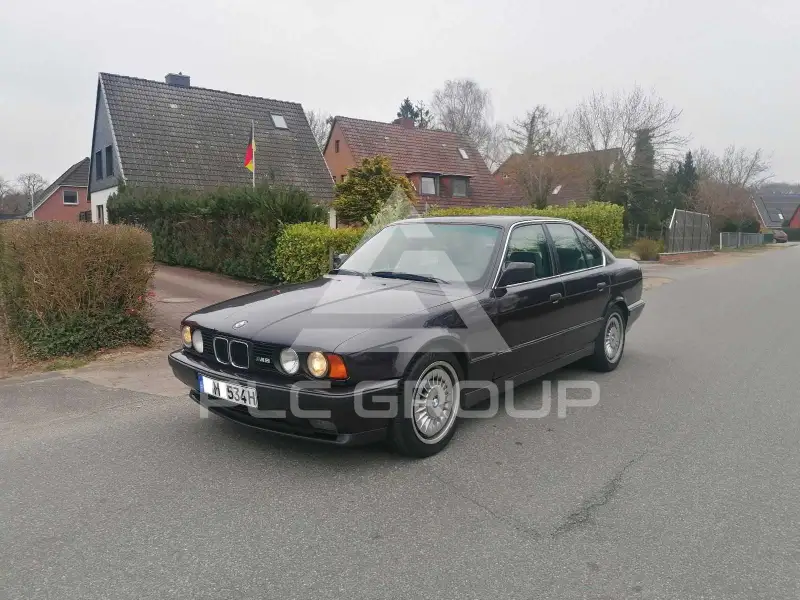 1990 BMW M5