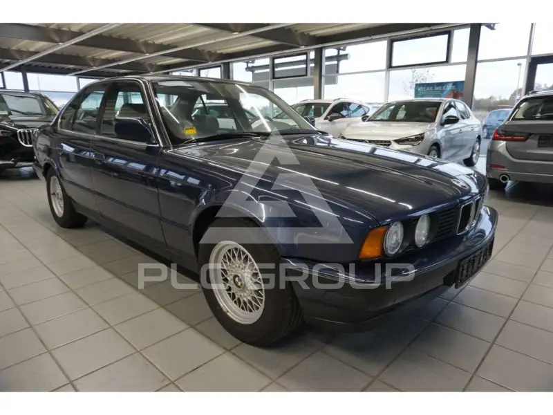 1990 BMW 520