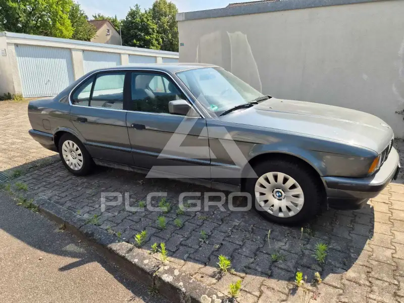 1990 BMW 520