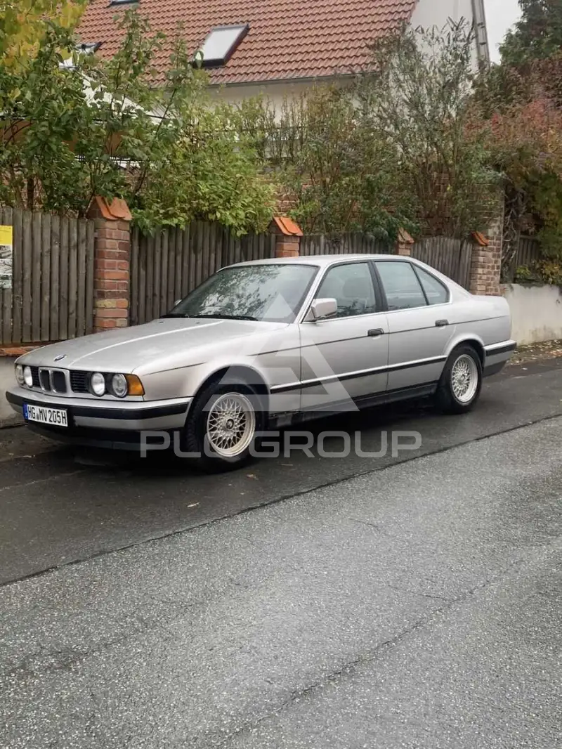 1990 BMW 520