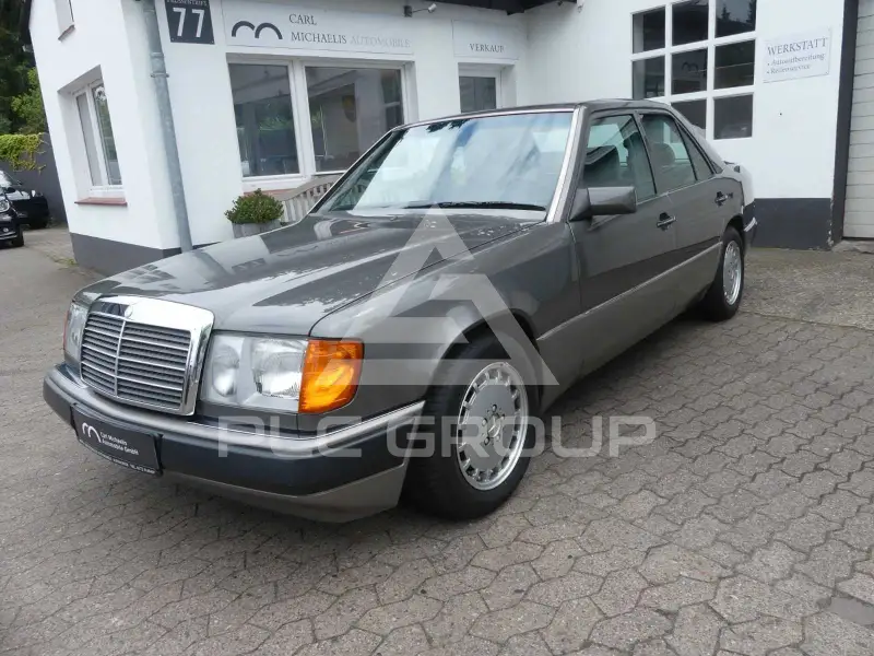 1990 Mercedes Benz E 300