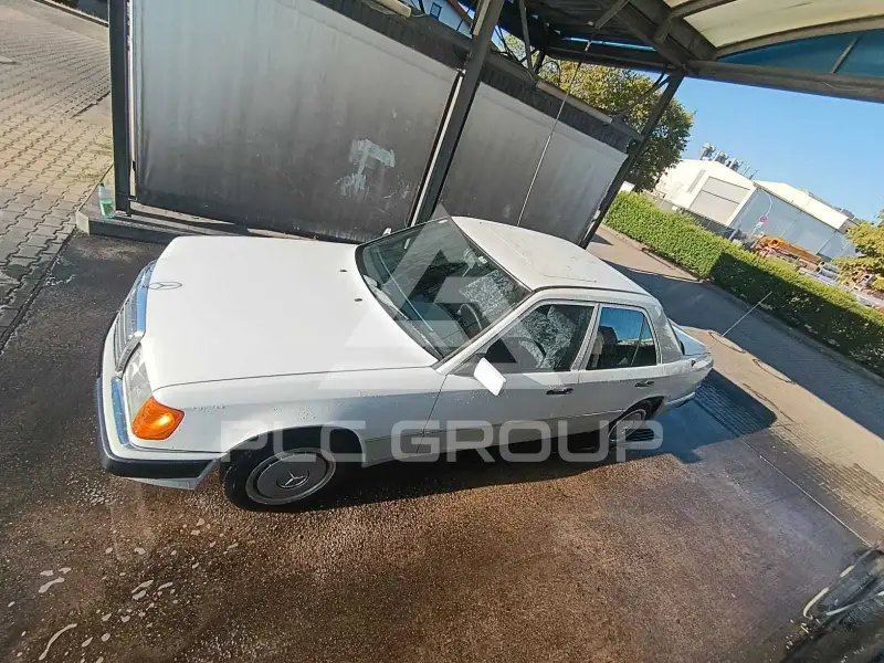 1990 Mercedes Benz 200