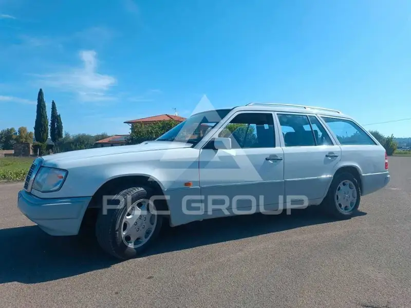 1990 Mercedes Benz 200