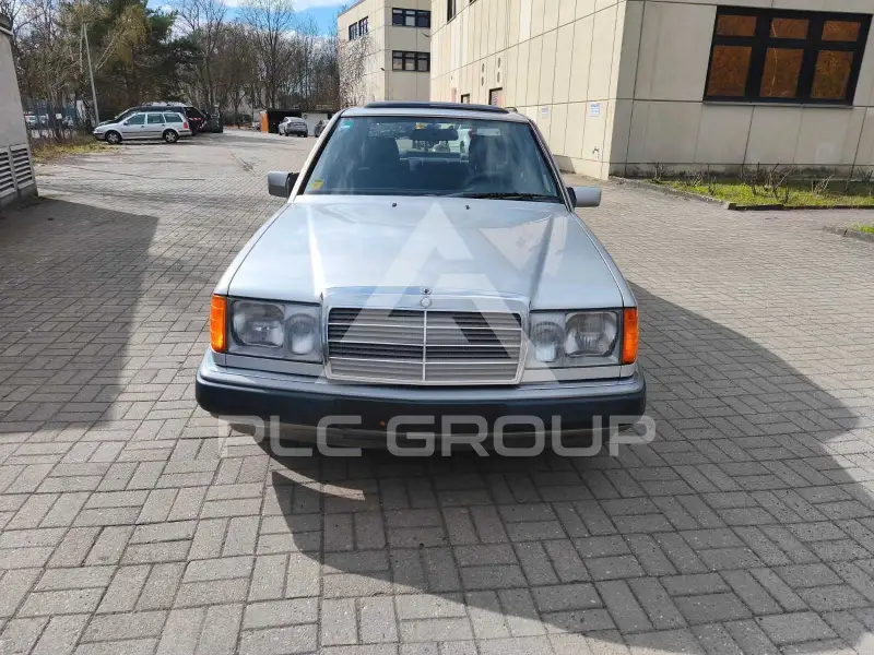 1990 Mercedes Benz 200