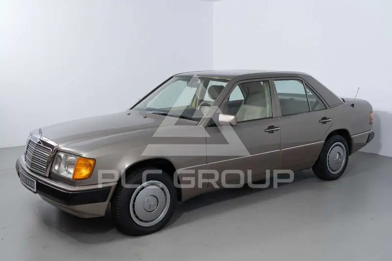 1990 Mercedes Benz 200