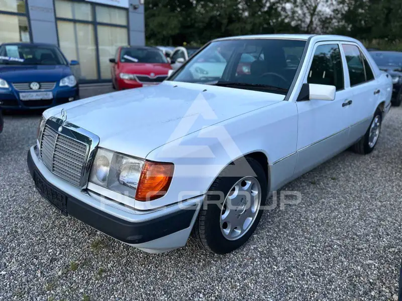 1990 Mercedes Benz 200