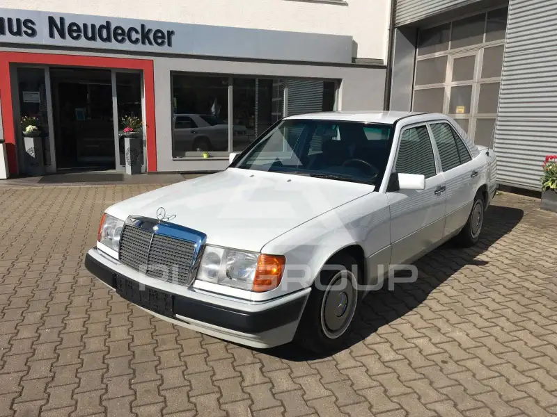 1990 Mercedes Benz 200