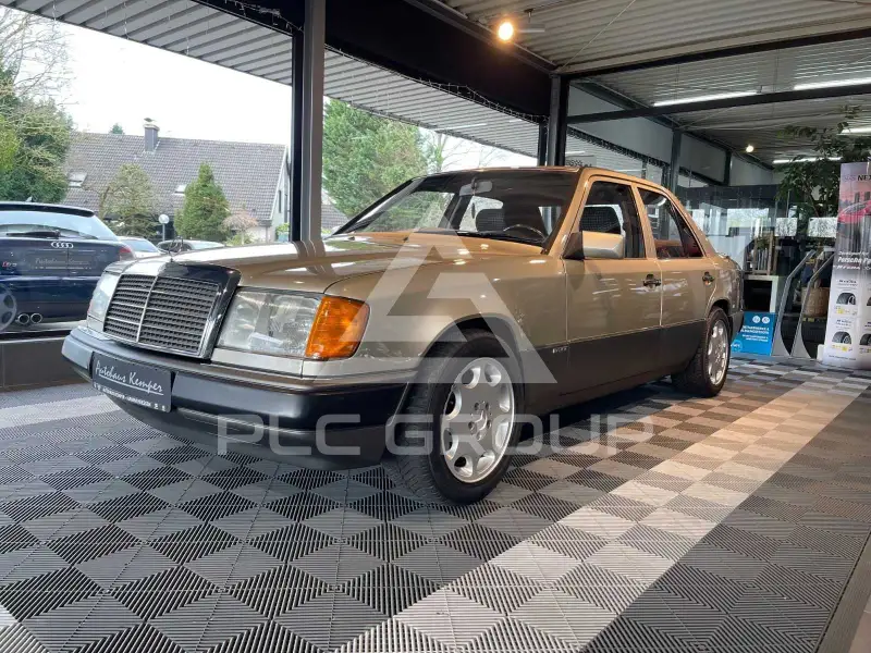 1990 Mercedes Benz E 230