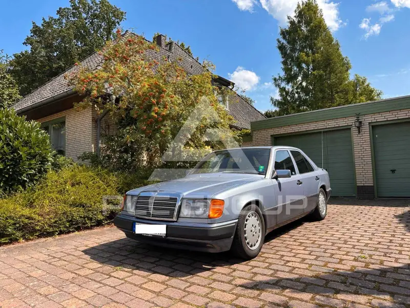 1990 Mercedes Benz 260