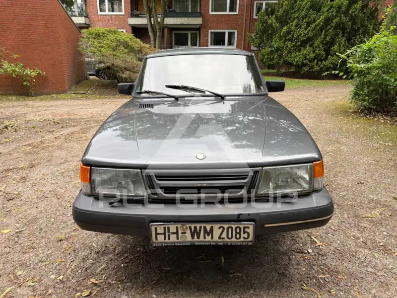 1990 SAAB 900