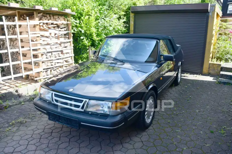 1990 SAAB 900