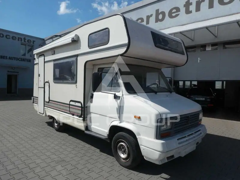 1990 Peugeot J5