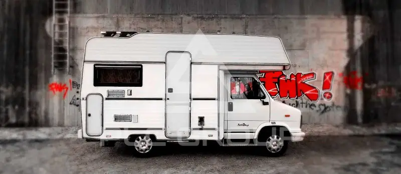 1990 Peugeot J5
