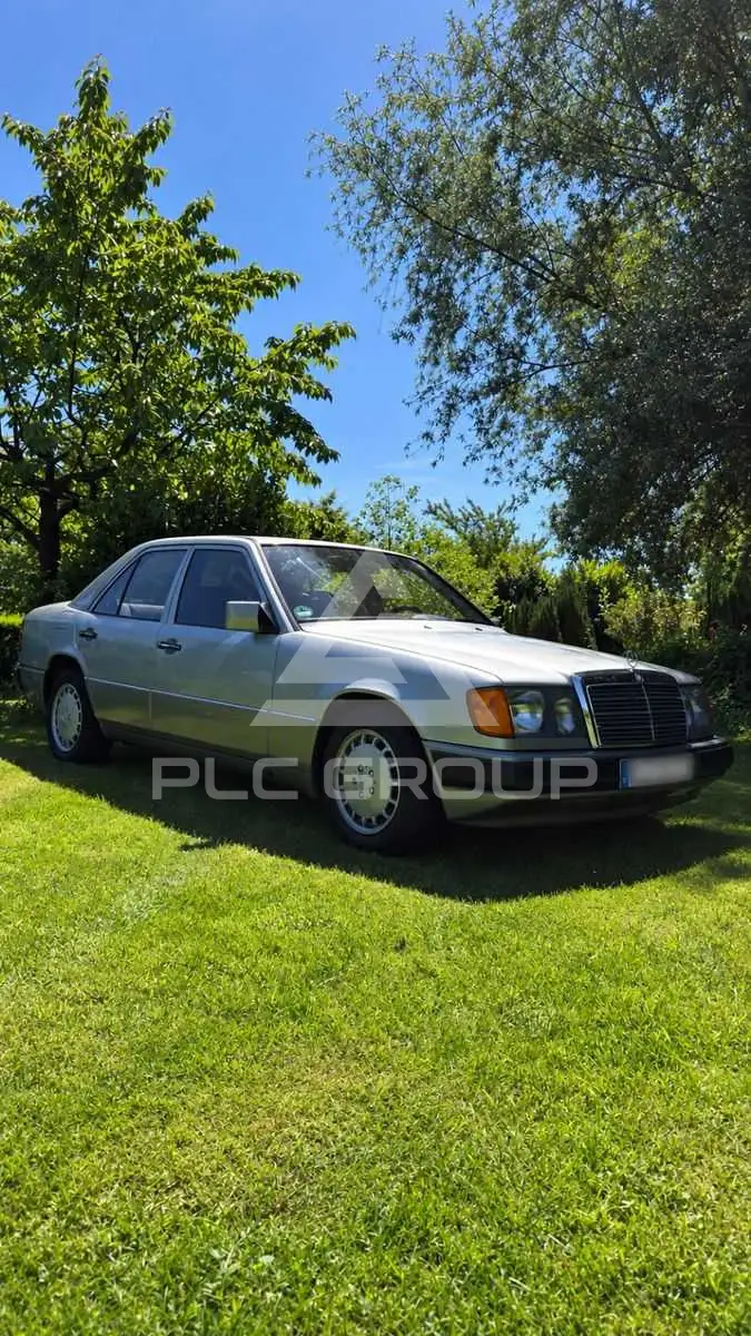 1991 Mercedes Benz 200