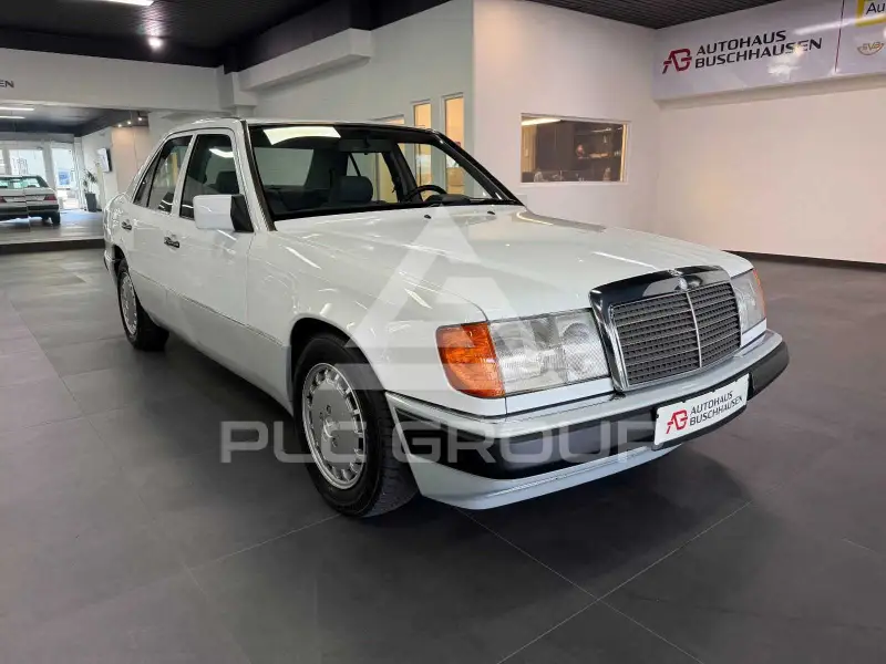 1991 Mercedes Benz 200