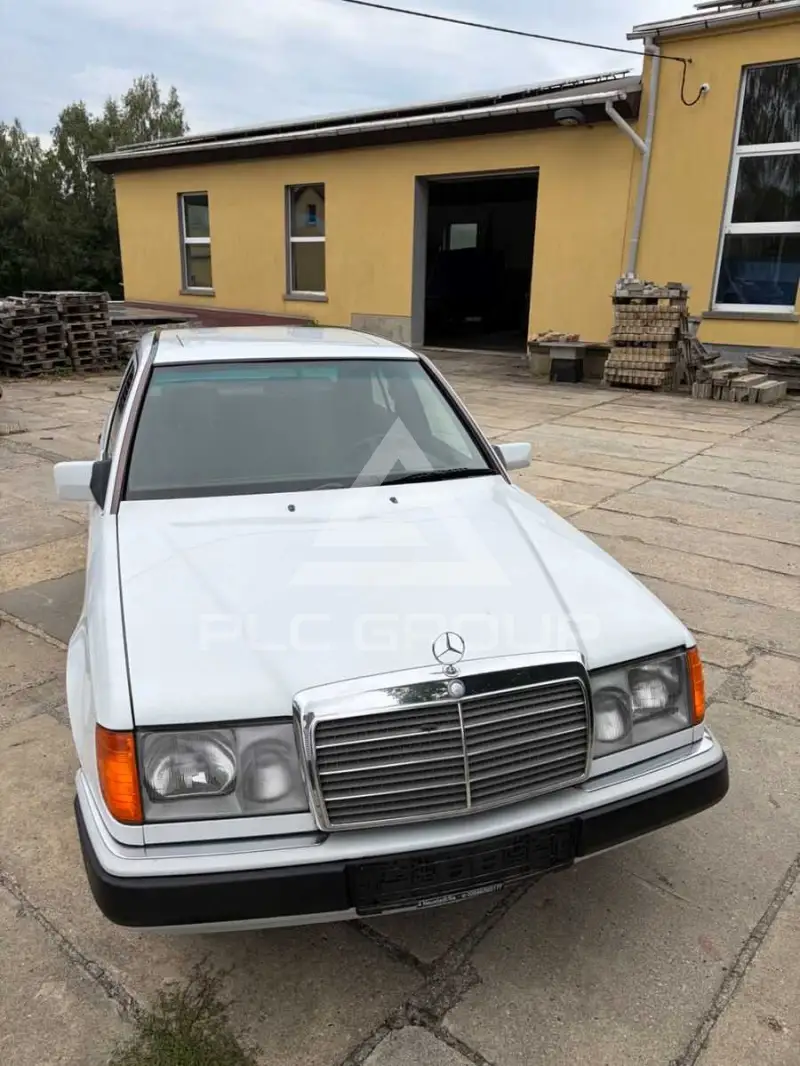 1991 Mercedes Benz 200