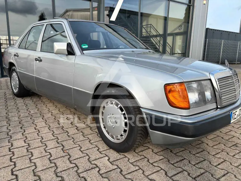 1991 Mercedes Benz 200
