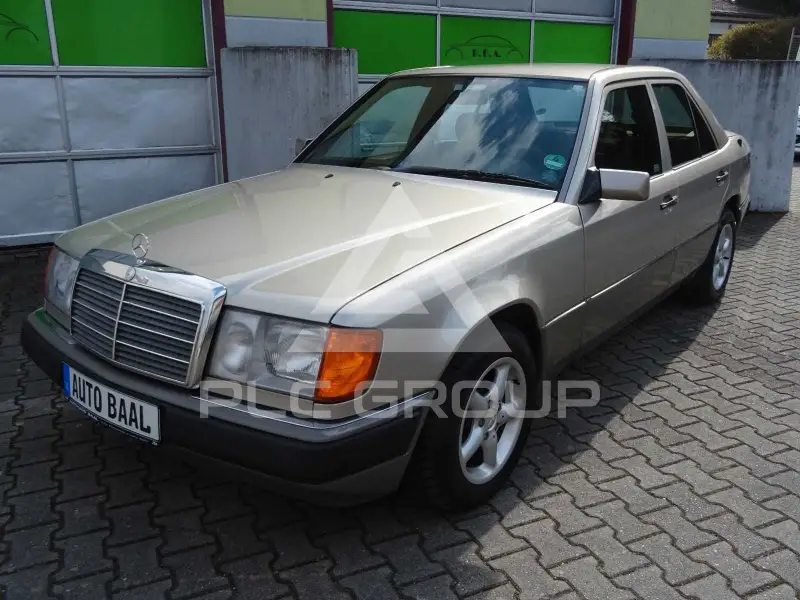 1991 Mercedes Benz E 230