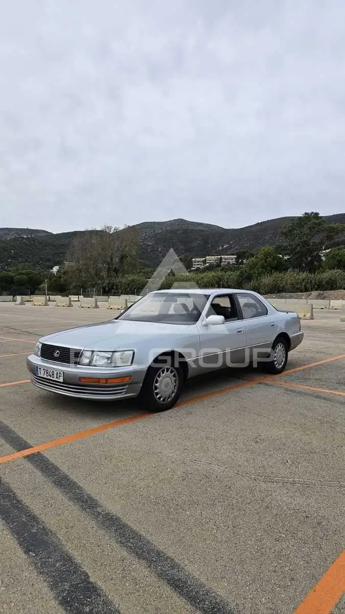 1991 Lexus LS400