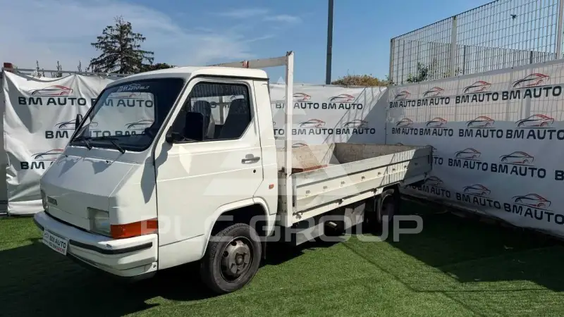 1992 Nissan Trade