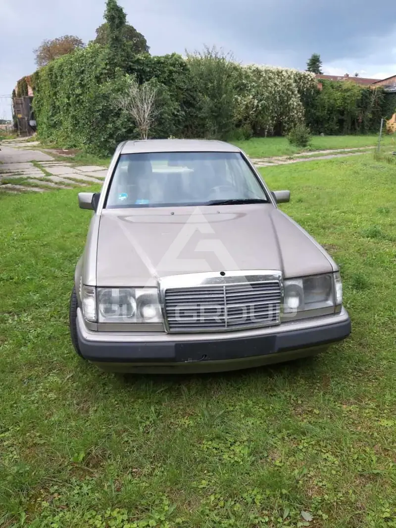 1992 Mercedes Benz 250
