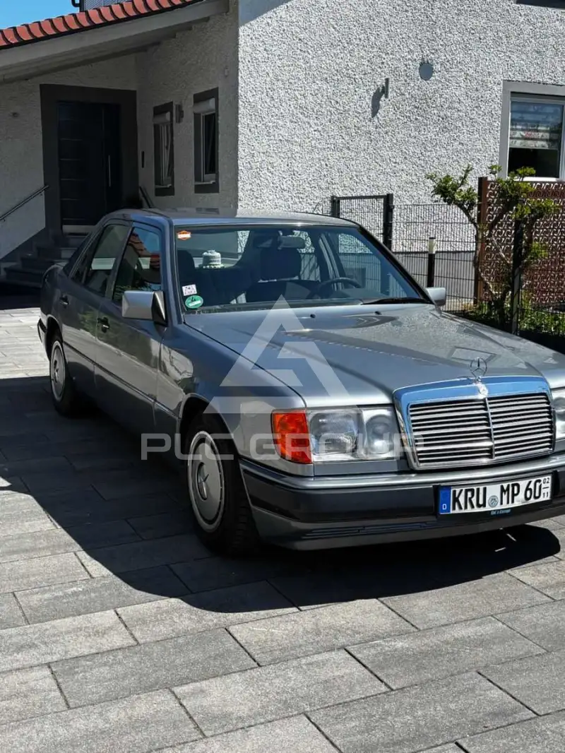 1992 Mercedes Benz 200