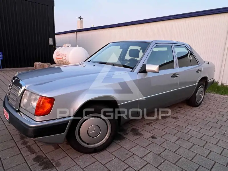 1992 Mercedes Benz 200