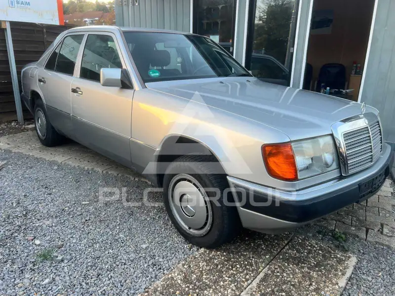 1992 Mercedes Benz 200