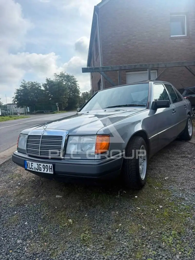 1992 Mercedes Benz 200