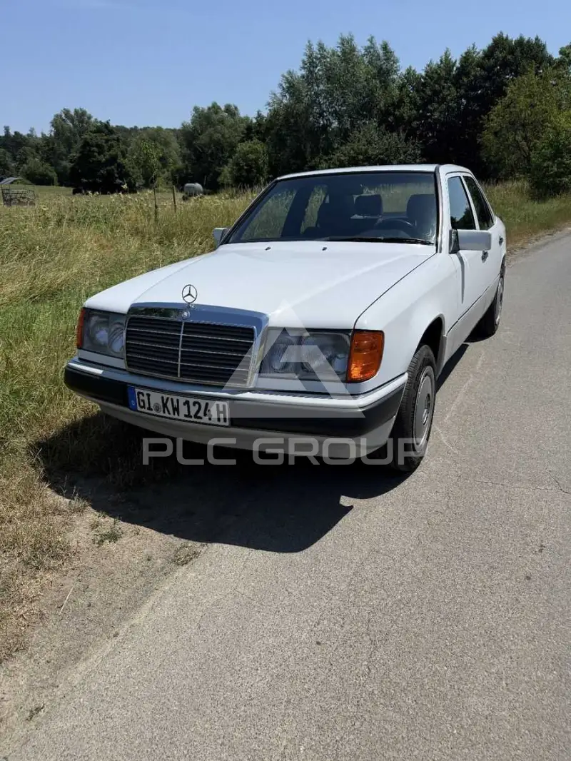 1992 Mercedes Benz 200