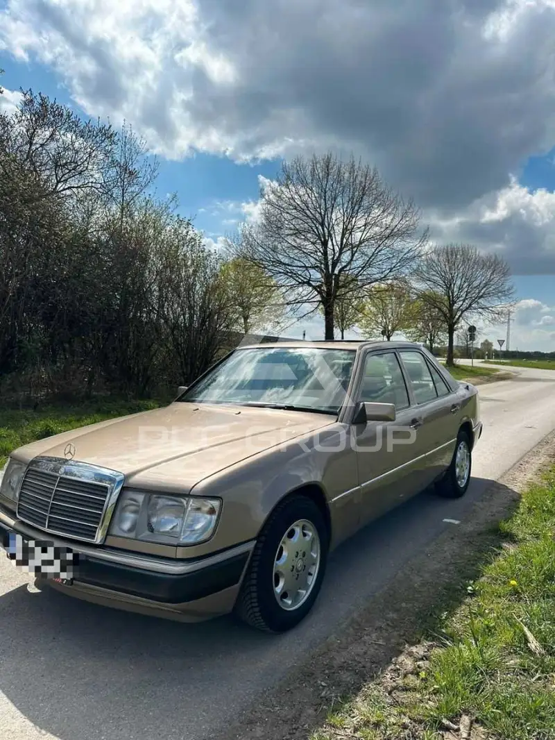 1992 Mercedes Benz 230