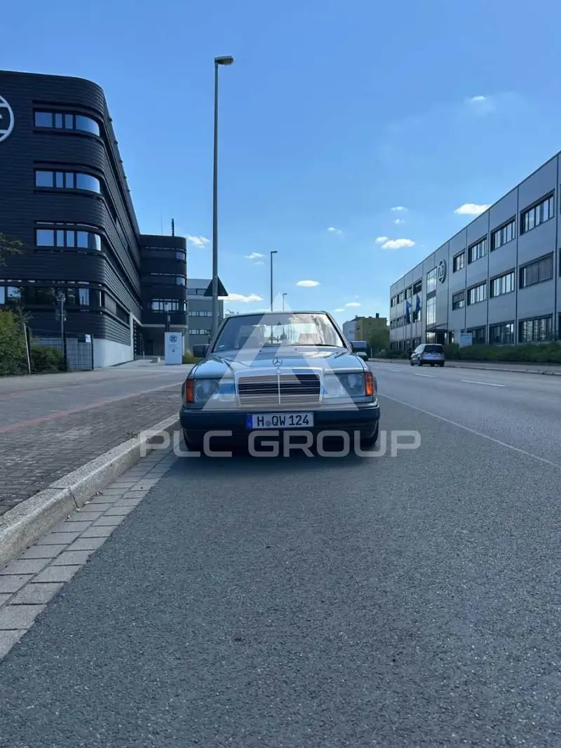 1992 Mercedes Benz 220
