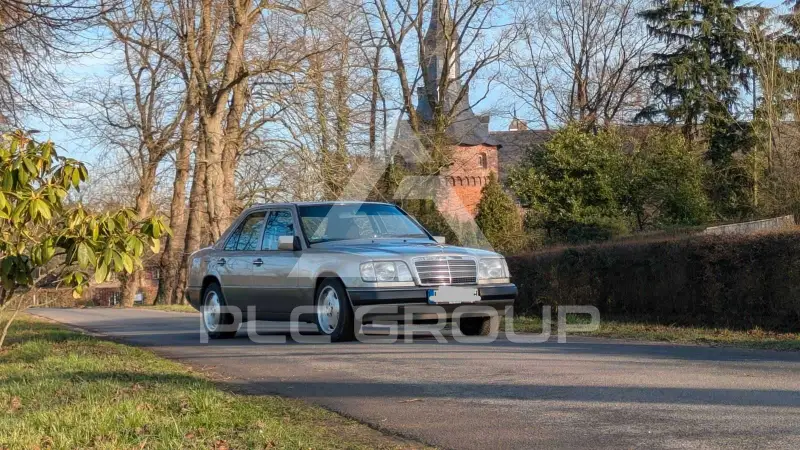1992 Mercedes Benz 220