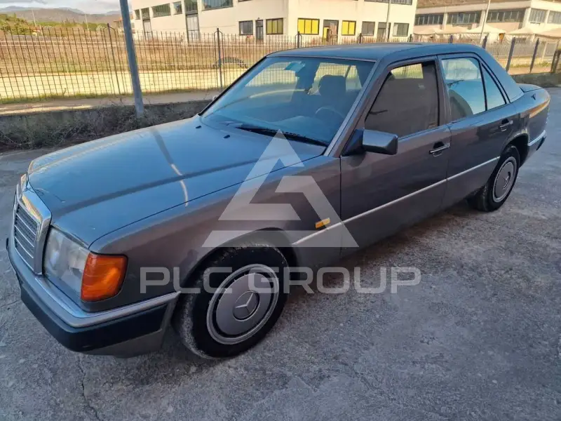 1992 Mercedes Benz E 200