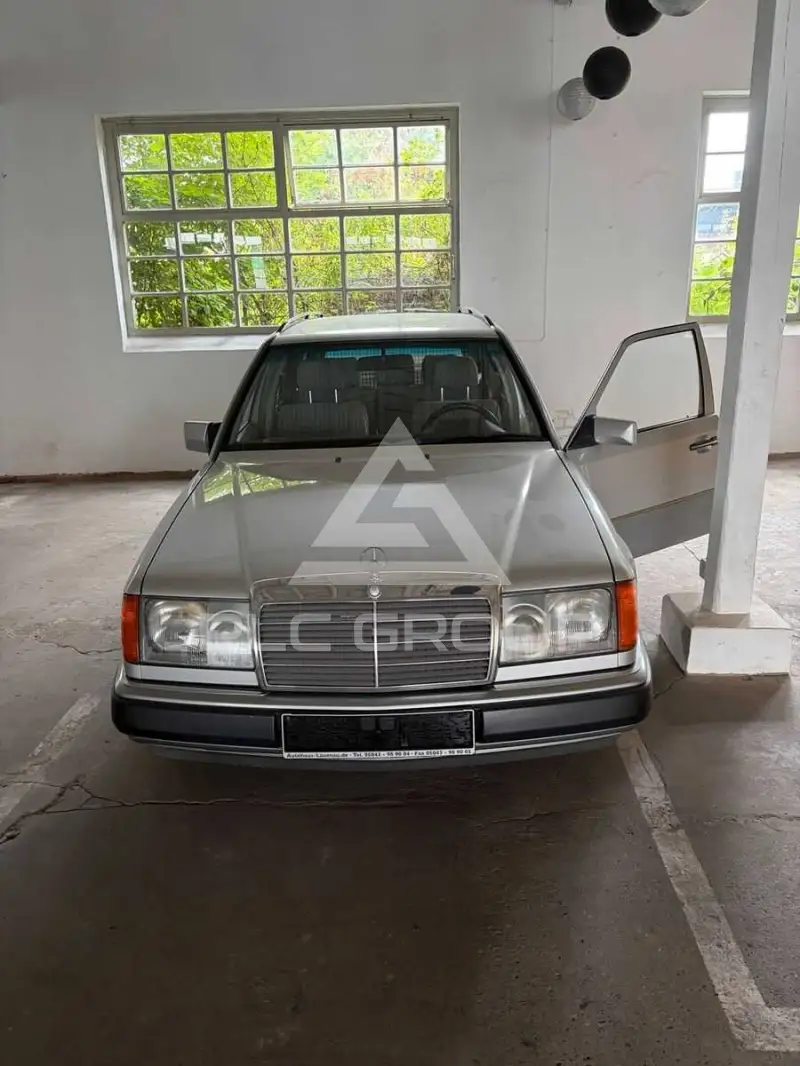 1992 Mercedes Benz E 200