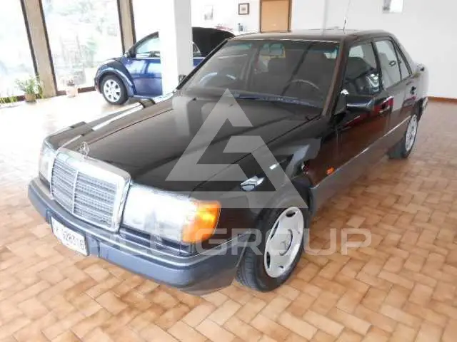 1992 Mercedes Benz E 200